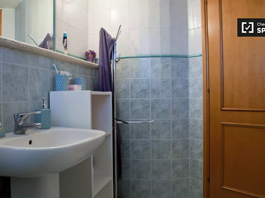 Immagine 8 di Camera condivisa in affitto  in Via Giulio Galli a Roma