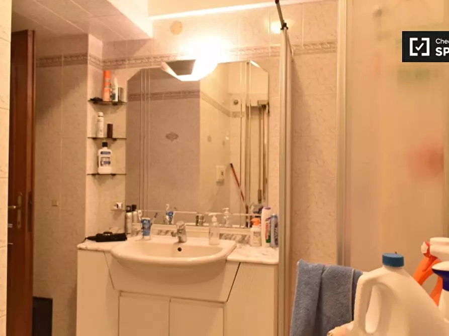 Immagine 11 di Camera condivisa in affitto  in Via Masurio Sabino, 00175 Roma RM, Italy a Roma