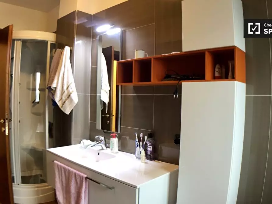 Immagine 13 di Camera condivisa in affitto  in Via Empedocle a Milano