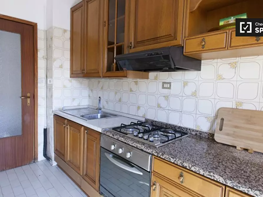 Immagine 10 di Camera condivisa in affitto  in Via Valentino Banal, 00177 Roma RM, Italy a Roma