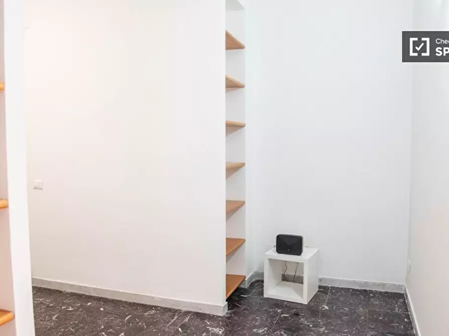 Immagine 16 di Camera condivisa in affitto  in Via Emilio Albertario a Roma