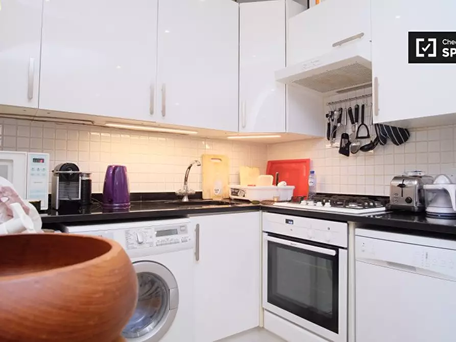 Immagine 2 di Appartamento in affitto  in Kensington High St, Kensington, London W8 6NW, UK a Kensington