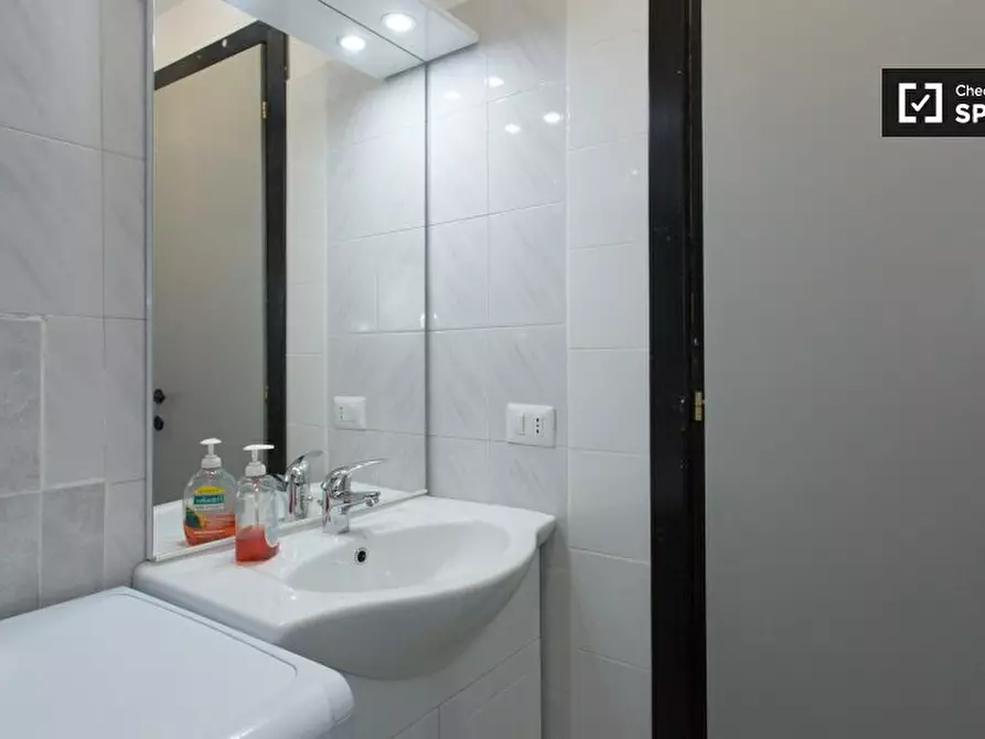 Immagine 8 di Camera condivisa in affitto  in Via Neera a Milano