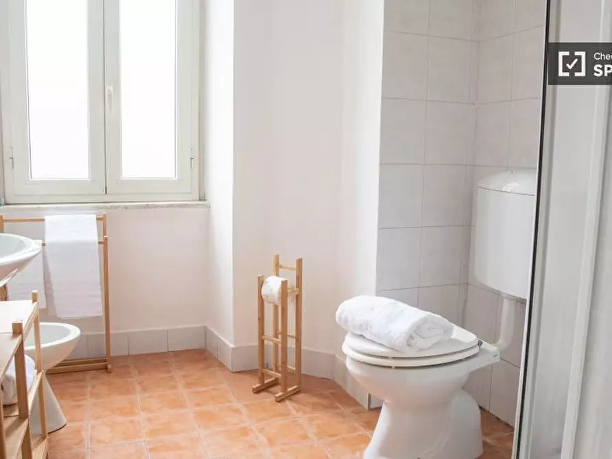 Immagine 4 di Camera condivisa in affitto  in Via Ostiense a Roma