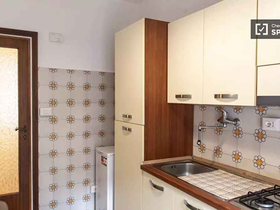 Immagine 15 di Camera condivisa in affitto  in Via Antonino Pio a Roma