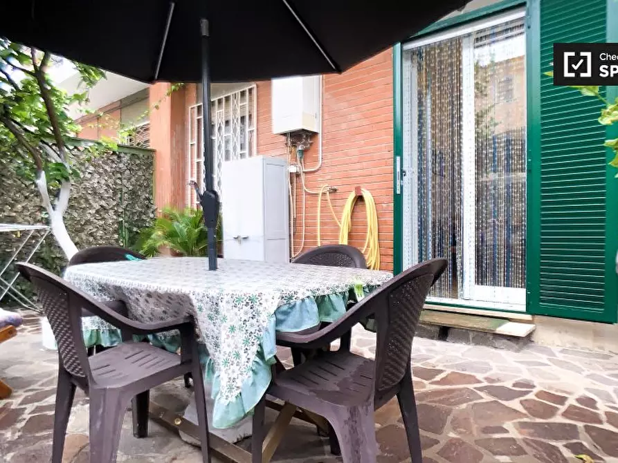 Immagine 8 di Appartamento in affitto  in Via Stefano de Stefani a Roma