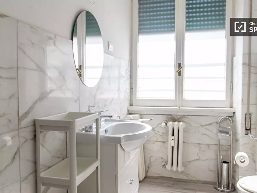 Immagine 19 di Camera condivisa in affitto  in Viale Libia a Roma