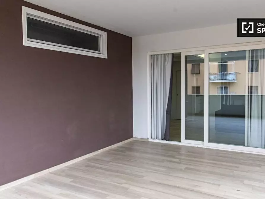 Immagine 12 di Appartamento in affitto  in Via di Acqua Bullicante a Roma