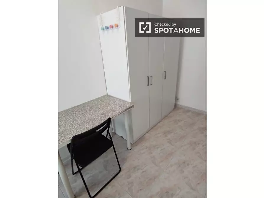 Immagine 8 di Camera condivisa in affitto  in Via Lero, 00144 Roma RM, Italy a Roma