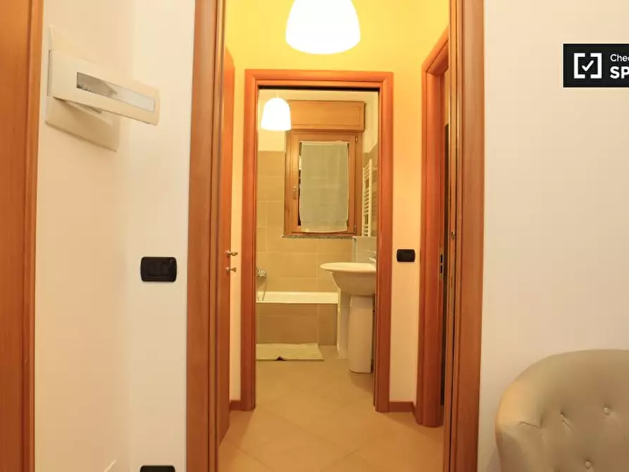 Immagine 17 di Camera condivisa in affitto  in Via delle Forze Armate a Milano