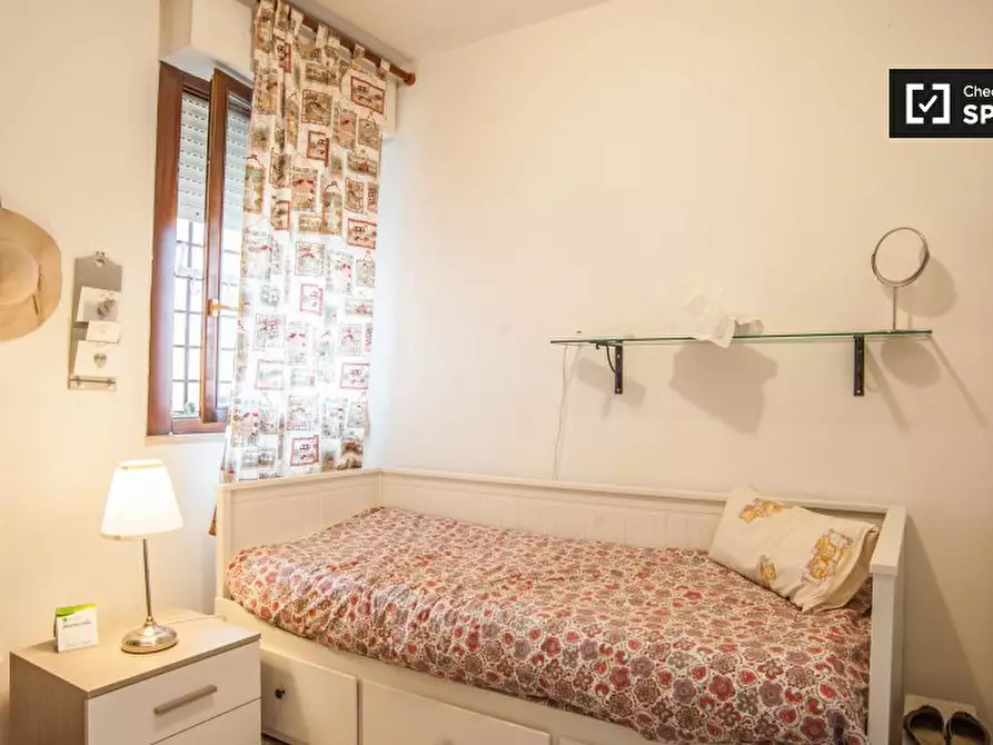 Immagine 2 di Camera condivisa in affitto  in Via del Podere Fiume a Roma