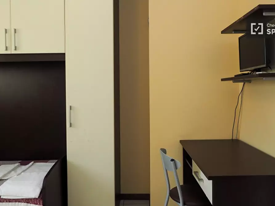 Immagine 3 di Camera condivisa in affitto  in Viale Antonio Gramsci a Sesto San Giovanni