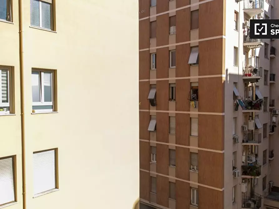 Immagine 17 di Camera condivisa in affitto  in Via Francesco Grimaldi a Roma