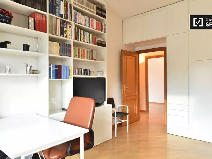 Immagine 4 di Camera condivisa in affitto  in Via Pio Foà, 100, 00152 Roma RM, Italy a Roma