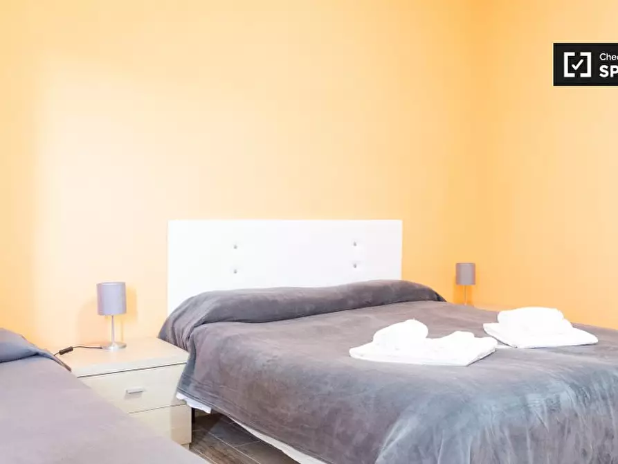 Immagine 1 di Camera condivisa in affitto  in Via Venzone a Roma