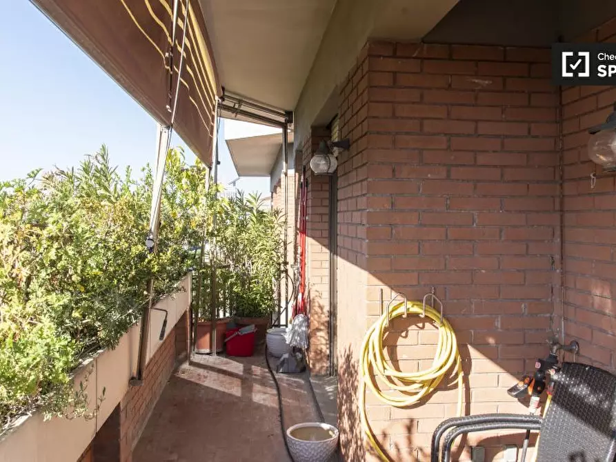 Immagine 7 di Camera condivisa in affitto  in Viale Cesare Pavese a Roma