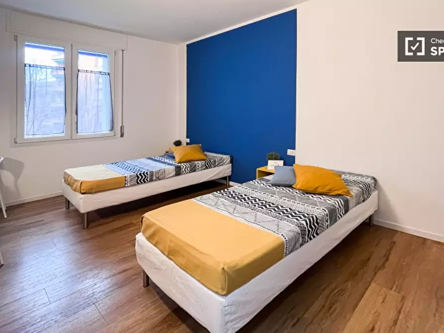 Immagine 1 di Camera condivisa in affitto  in Via delle Forze Armate a Milano