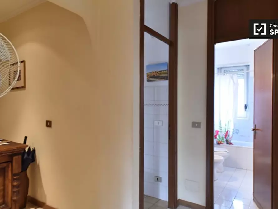 Immagine 17 di Camera condivisa in affitto  in Viale dei Caduti Nella Guerra di Liberazione a Roma