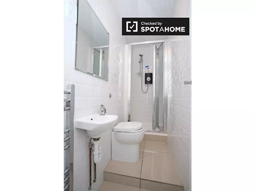 Immagine 9 di Camera condivisa in affitto  in Walter Terrace a Poplar