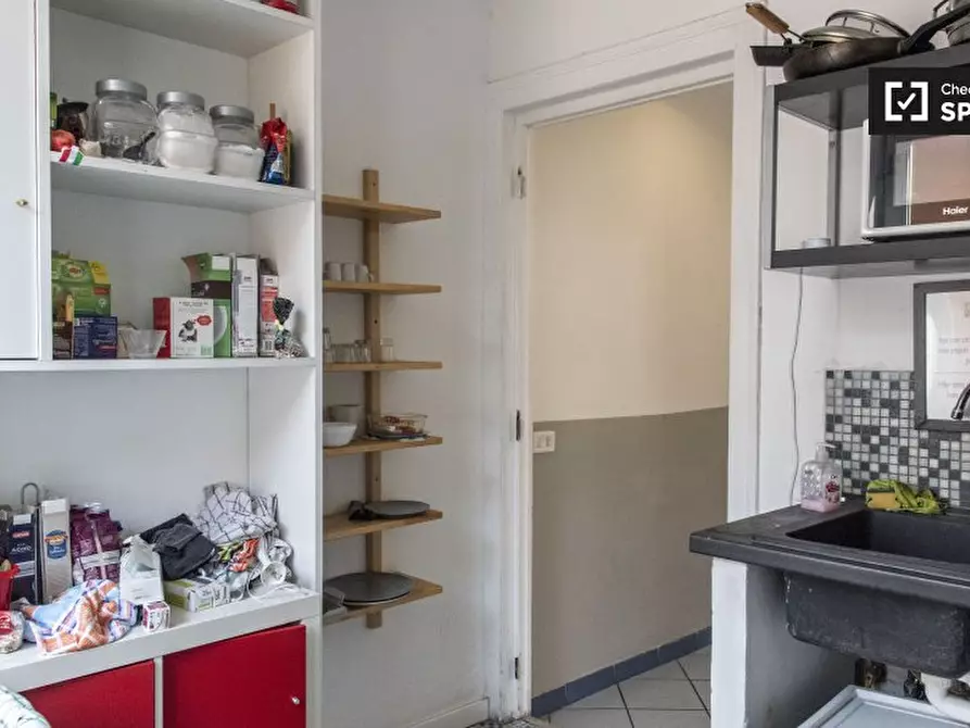 Immagine 7 di Camera condivisa in affitto  in Viale Regina Margherita, 00198 Roma RM, Italy a Roma