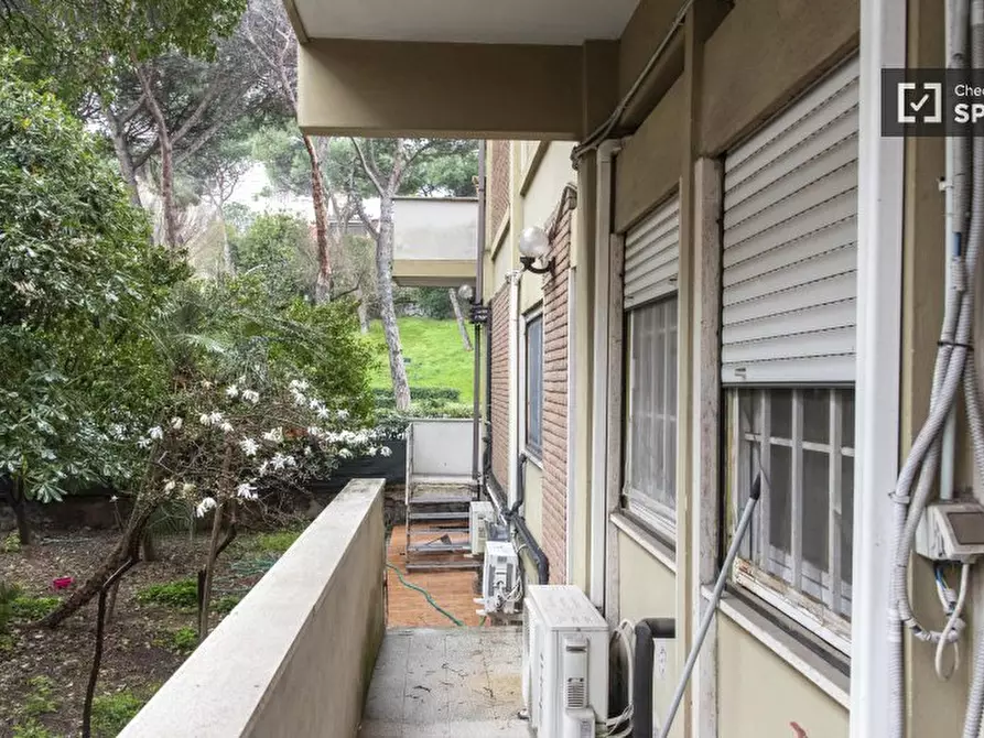 Immagine 6 di Camera condivisa in affitto  in Viale dell'Arte, 00144 Roma RM, Italy a Roma