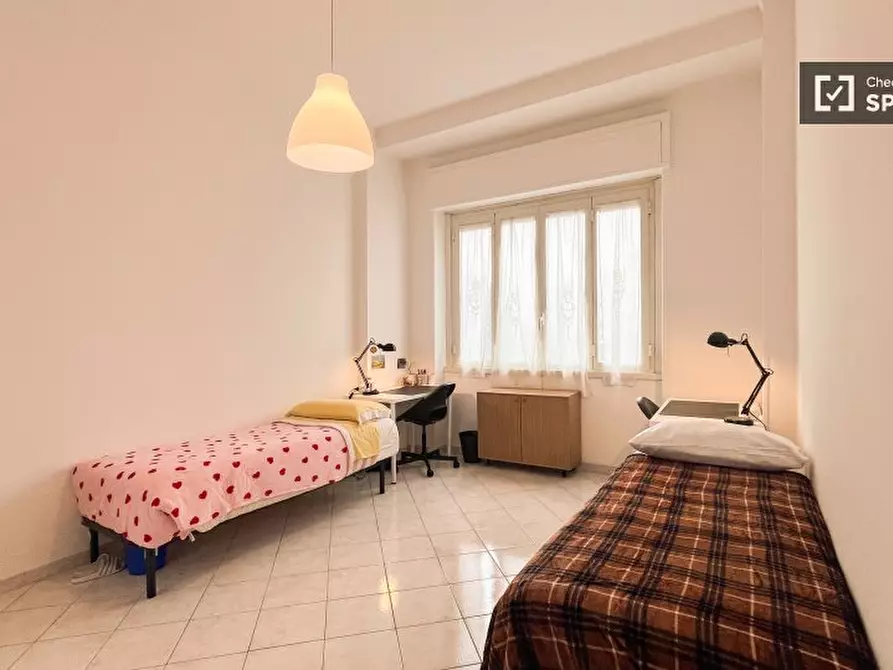 Immagine 1 di Camera condivisa in affitto  in Via Edoardo Bassini a Milano