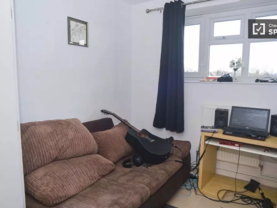Immagine 2 di Camera condivisa in affitto  in Flat Shenstone House a Lambeth