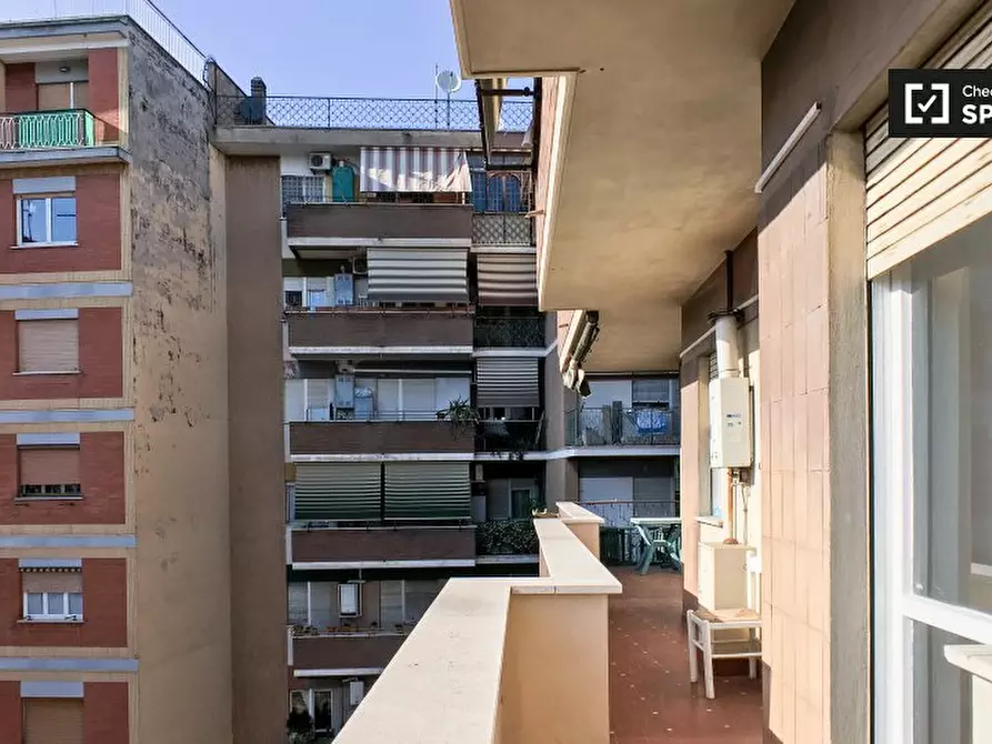 Immagine 10 di Camera condivisa in affitto  in Via Italo Carlo Falbo a Roma