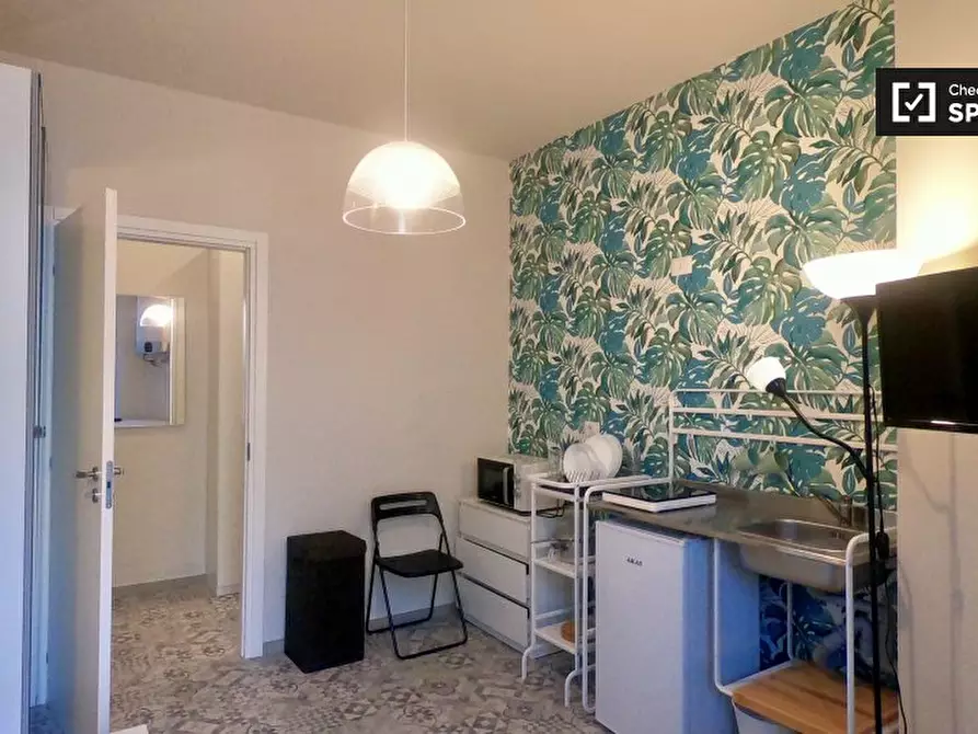 Immagine 3 di Camera condivisa in affitto  in Via Vincenzo Vela a Milano