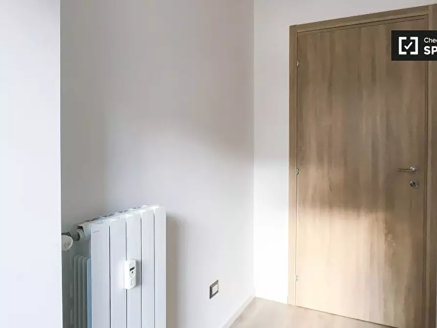 Immagine 3 di Camera condivisa in affitto  in Viale Giustiniano Imperatore a Roma