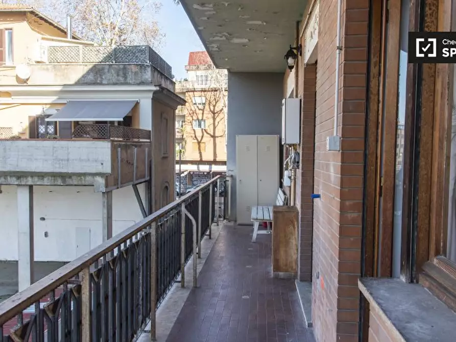 Immagine 13 di Camera condivisa in affitto  in Via Siria a Roma