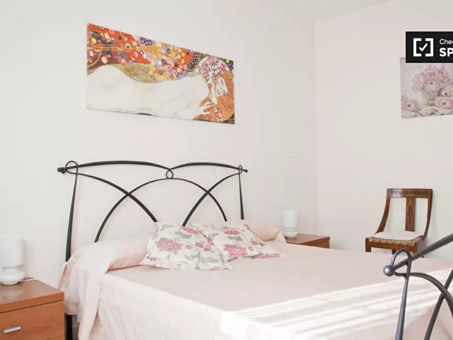 Immagine 2 di Camera condivisa in affitto  in Via Giulio Galli a Roma