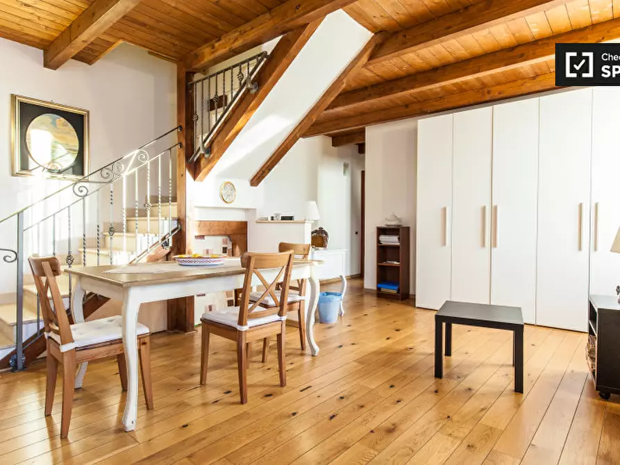 Immagine 5 di Camera condivisa in affitto  in Via Sarzana a Roma