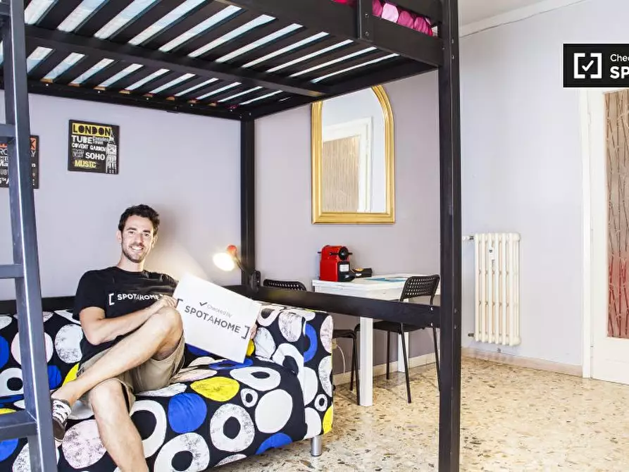 Immagine 4 di Camera condivisa in affitto  in Via Tiburtina a Roma