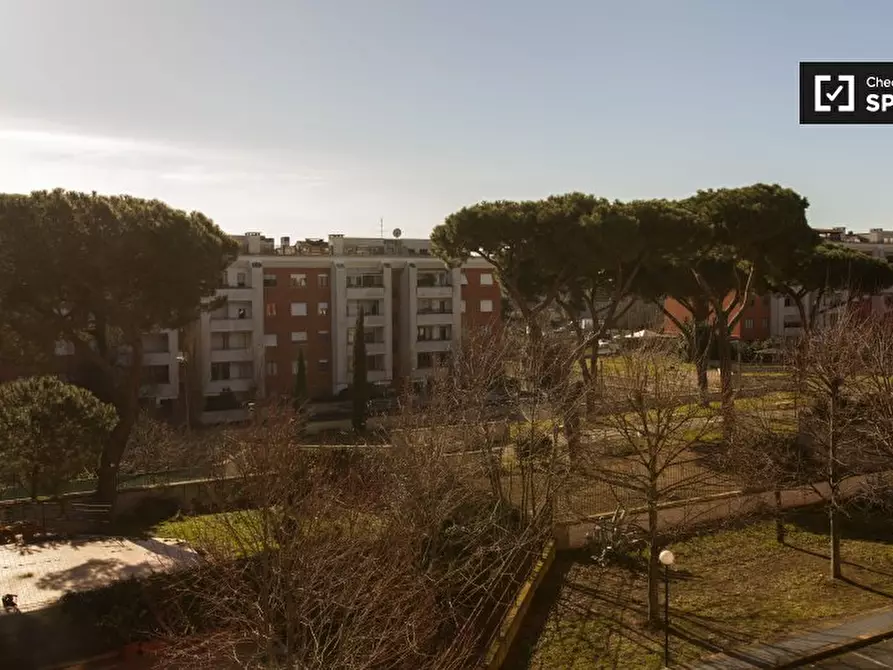 Immagine 5 di Camera condivisa in affitto  in Via del Podere Fiume a Roma