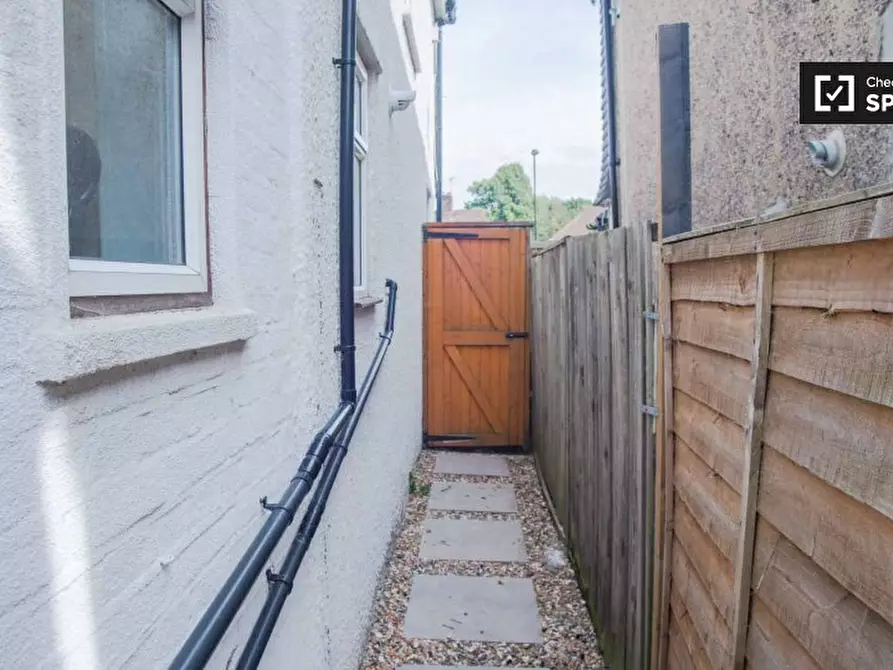 Immagine 18 di Appartamento in affitto  in Jevington Way a Greenwich