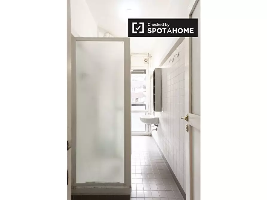 Immagine 18 di Camera condivisa in affitto  in Via Leopoldo Cicognara a Milano