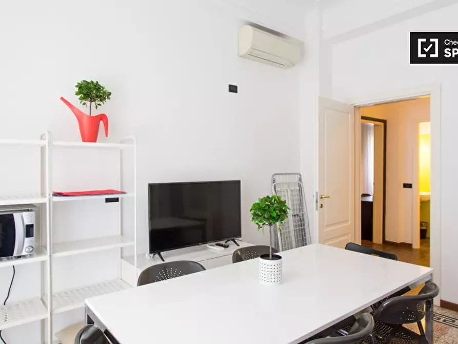 Immagine 11 di Camera condivisa in affitto  in Viale Romagna a Milano