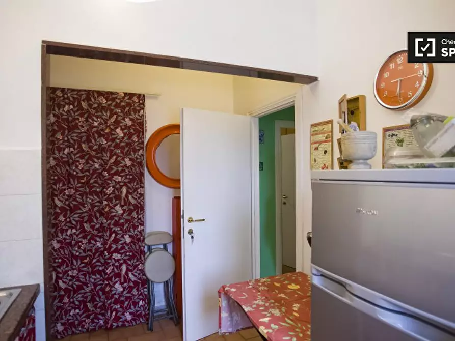 Immagine 10 di Camera condivisa in affitto  in Via Ernesto Ovidi a Roma