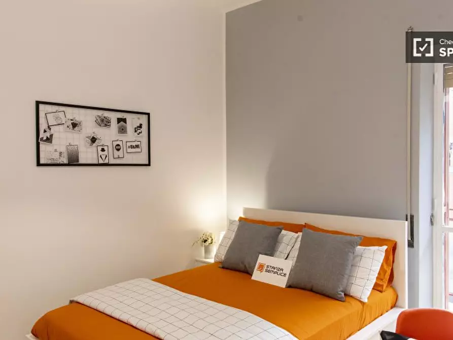 Immagine 3 di Camera condivisa in affitto  in Via Attilio Ambrosini a Roma