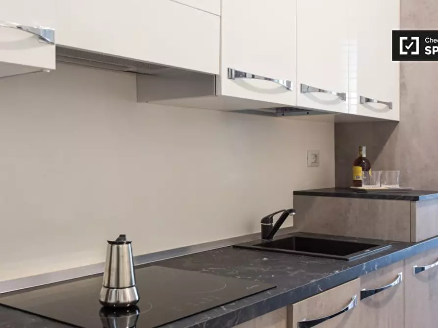 Immagine 7 di Appartamento in affitto  in Viale Tunisia a Milano