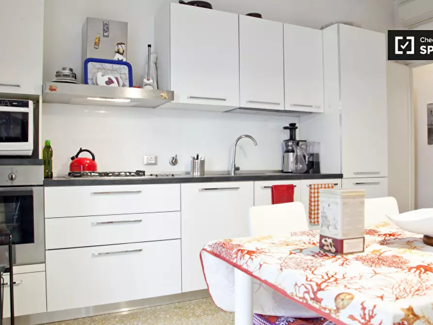 Immagine 6 di Camera condivisa in affitto  in Via Bolzano a Roma