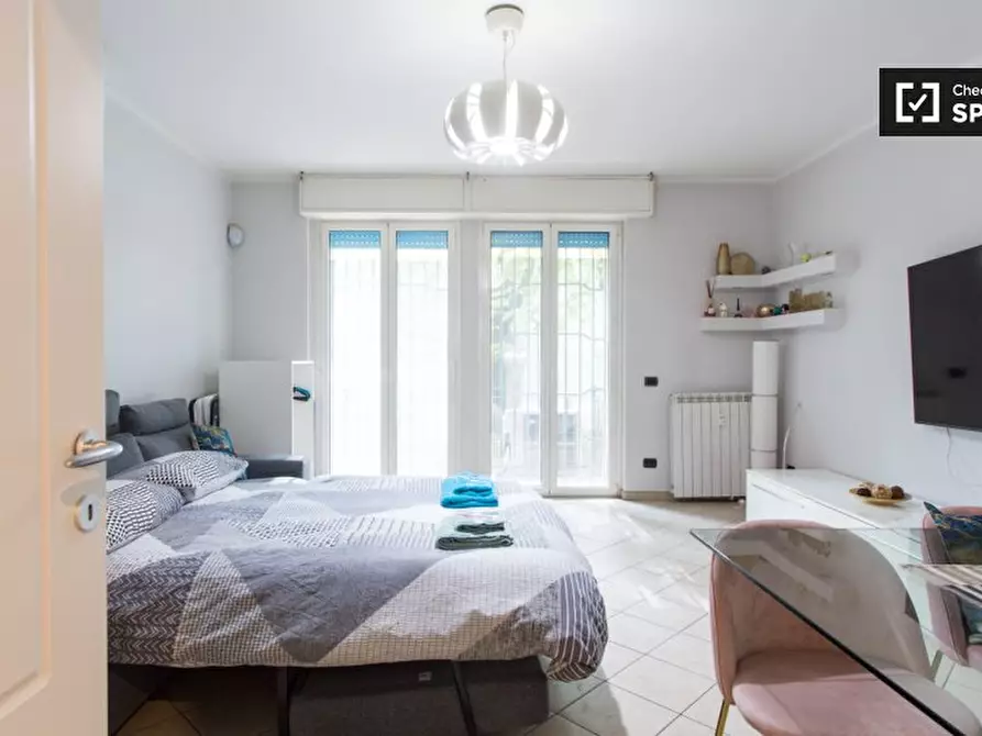 Immagine 6 di Camera condivisa in affitto  in Via Salemi a Milano