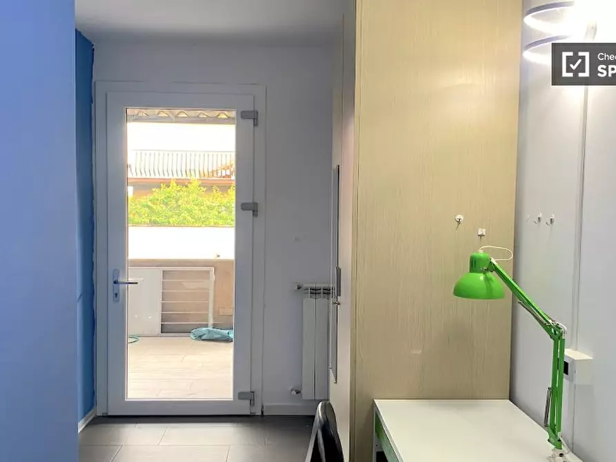 Immagine 3 di Camera condivisa in affitto  in Via di Carcaricola a Roma