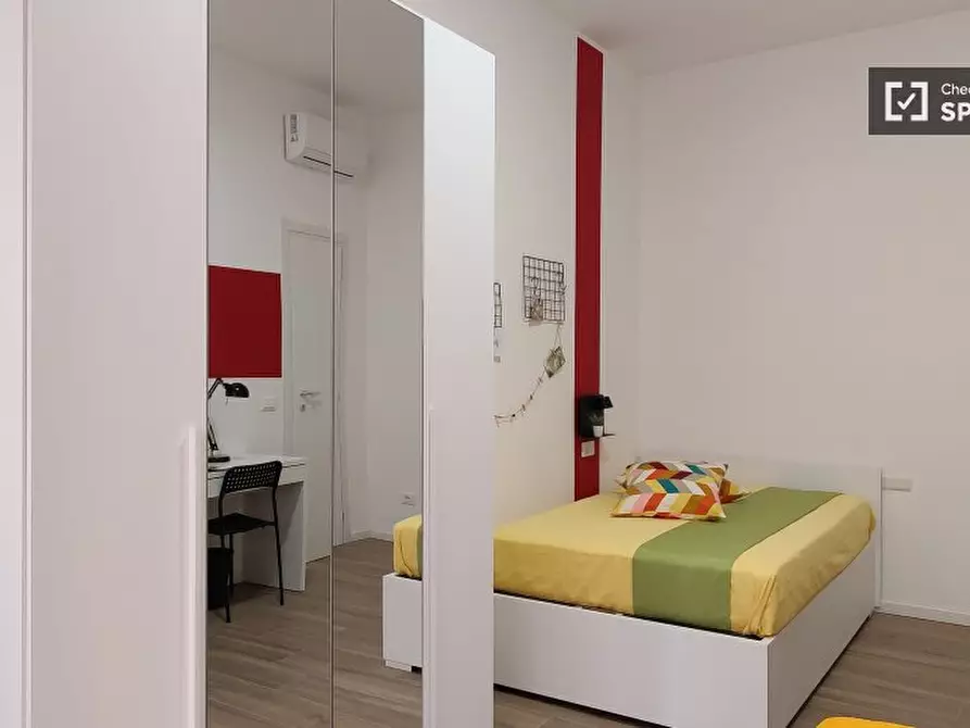 Immagine 3 di Camera condivisa in affitto  in Viale Monza a Milano