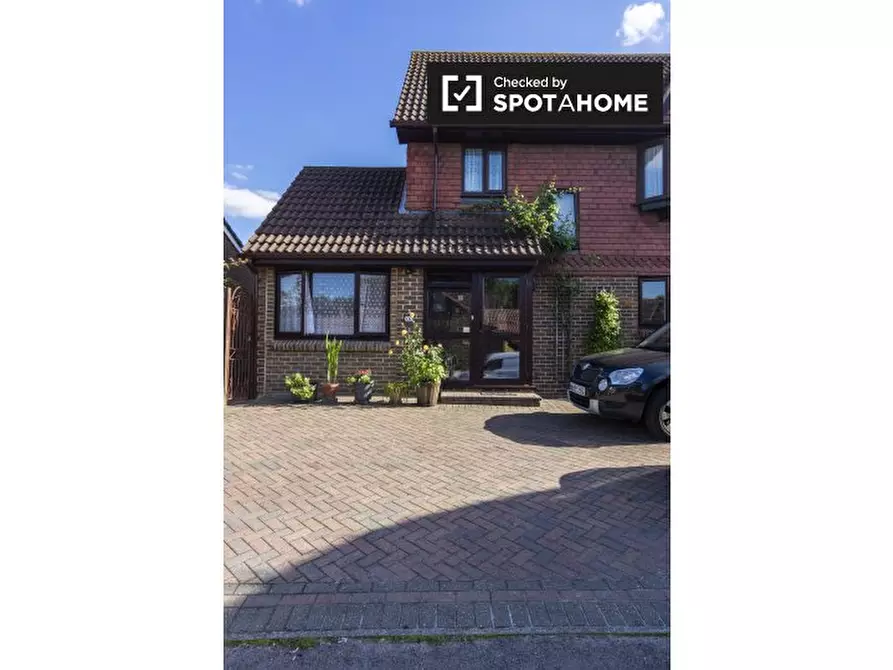 Immagine 19 di Camera condivisa in affitto  in Primrose Ln a Croydon