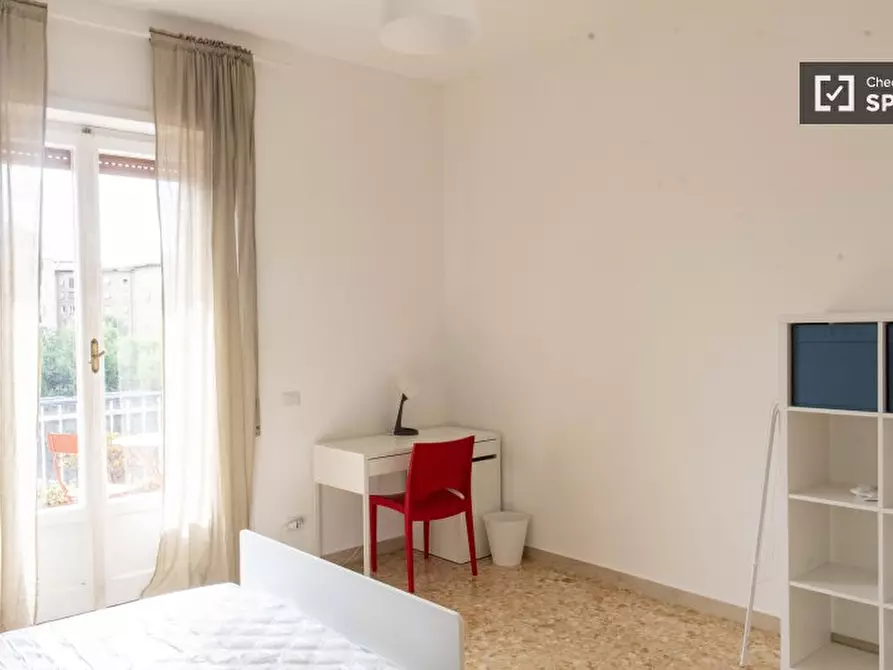 Immagine 3 di Camera condivisa in affitto  in Via Val d'Aosta a Roma