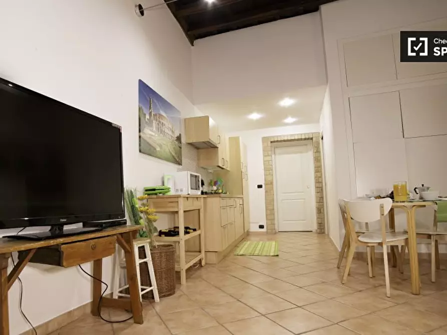 Immagine 11 di Appartamento in affitto  in Via di S. Martino Ai Monti a Roma