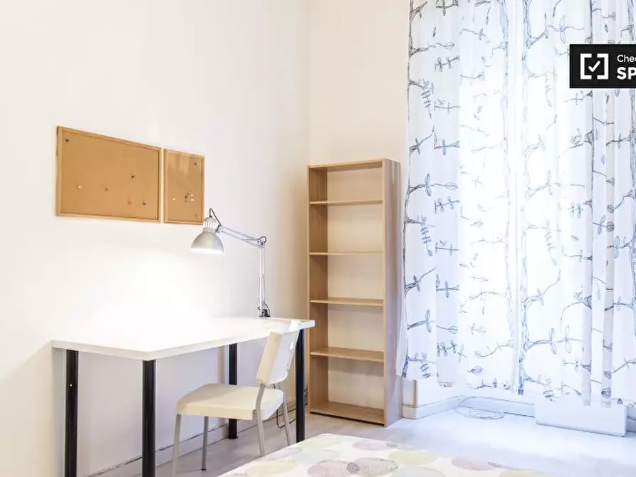 Immagine 2 di Camera condivisa in affitto  in Via Alessandria, 00198 Roma RM, Italy a Roma