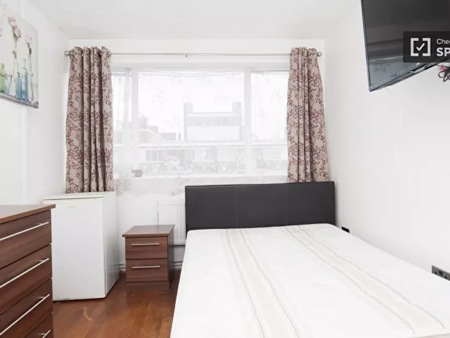 Immagine 2 di Camera condivisa in affitto  in Tildesley Road a Wandsworth